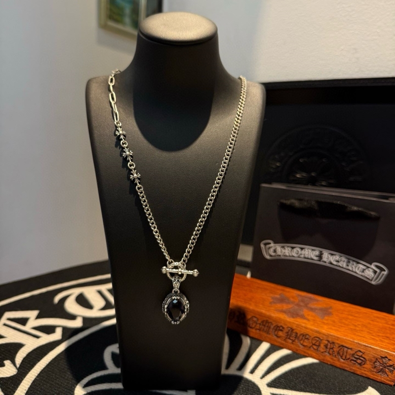 Ch*0me He**ts necklaces